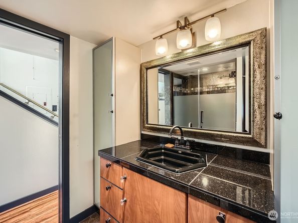 2040 Westlake Avenue N 26, Seattle WA 98109