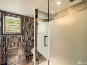 2040 Westlake Avenue N 26, Seattle WA 98109