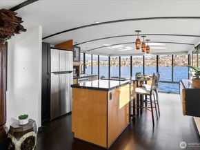 2040 Westlake Avenue N 26, Seattle WA 98109