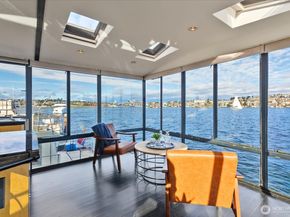 2040 Westlake Avenue N 26, Seattle WA 98109