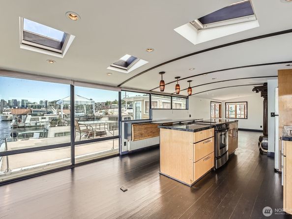 2040 Westlake Avenue N 26, Seattle WA 98109