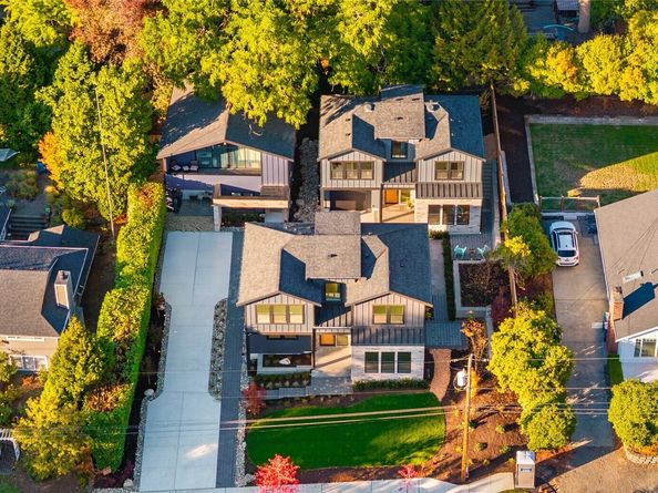 638 11th Avenue, Kirkland WA 98033