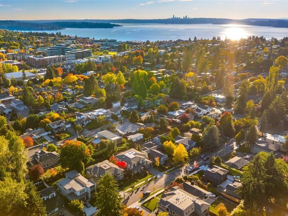 638 11th Avenue, Kirkland WA 98033