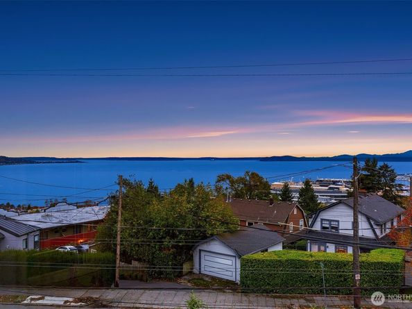 1229 9th Avenue W, Seattle WA 98119