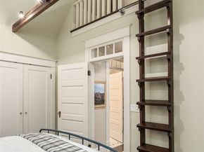 1229 9th Avenue W, Seattle WA 98119