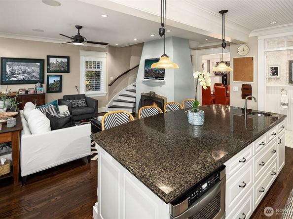 1229 9th Avenue W, Seattle WA 98119