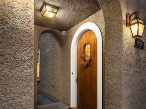 1229 9th Avenue W, Seattle WA 98119