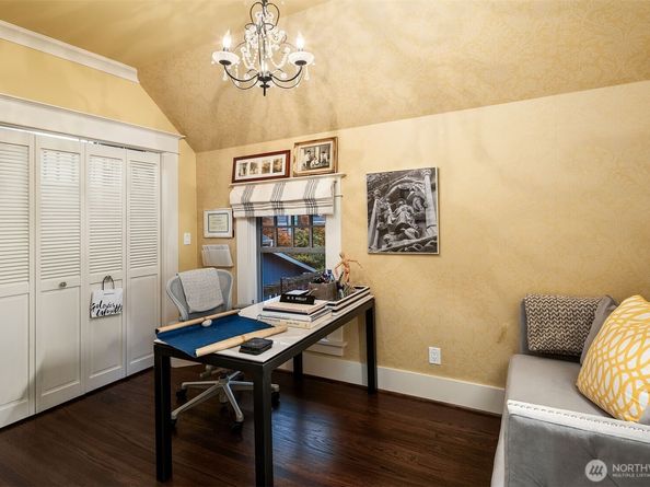 1229 9th Avenue W, Seattle WA 98119