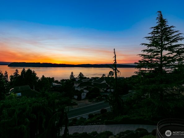 10413 66th Place W, Mukilteo WA 98275