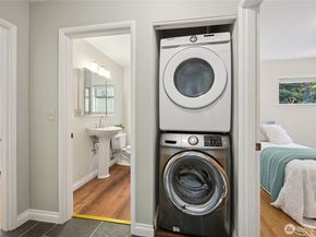 422 Center Place, Everett WA 98203