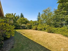 422 Center Place, Everett WA 98203