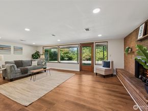 422 Center Place, Everett WA 98203