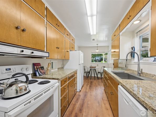 422 Center Place, Everett WA 98203