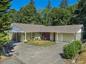 422 Center Place, Everett WA 98203