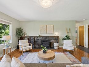 422 Center Place, Everett WA 98203