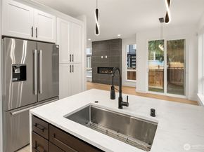 8211 NE 124th Street D, Kirkland WA 98034