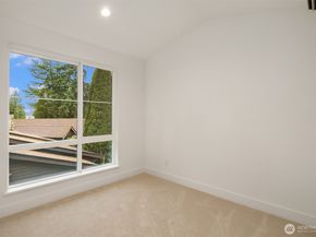 8211 NE 124th Street D, Kirkland WA 98034