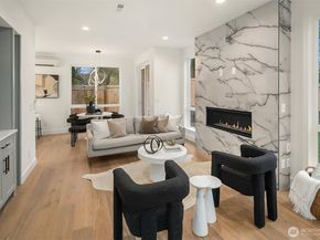 8211 NE 124th Street D, Kirkland WA 98034