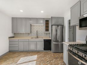 12438 9th Avenue S, Seattle WA 98168