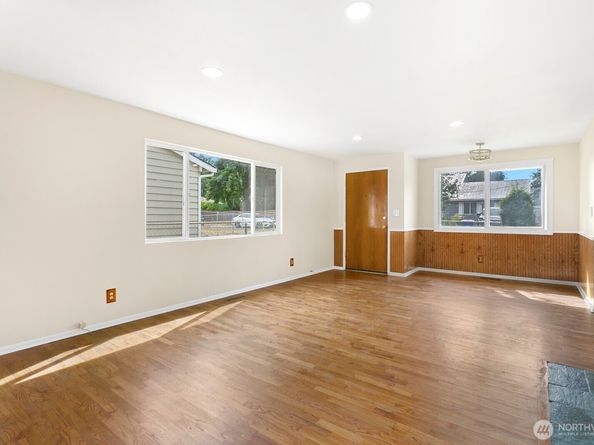 12438 9th Avenue S, Seattle WA 98168