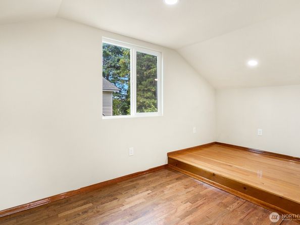 12438 9th Avenue S, Seattle WA 98168