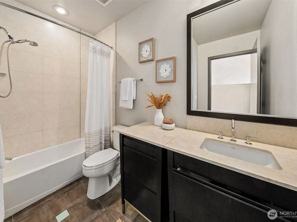2033 2nd Avenue 1407, Seattle WA 98121