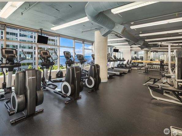 2033 2nd Avenue 1407, Seattle WA 98121