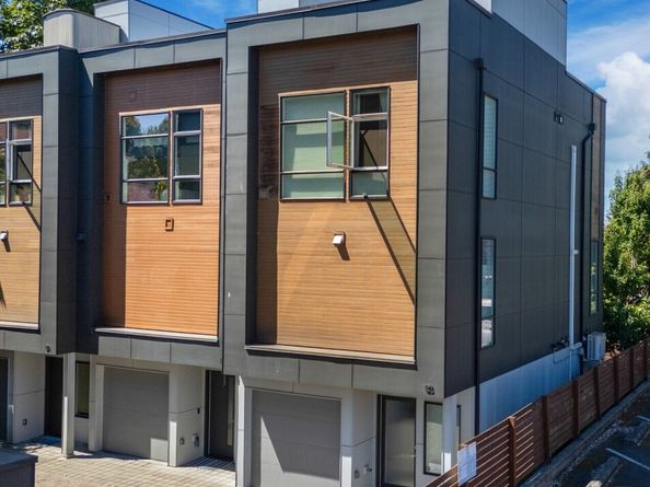 123 20th Avenue, Seattle WA 98122