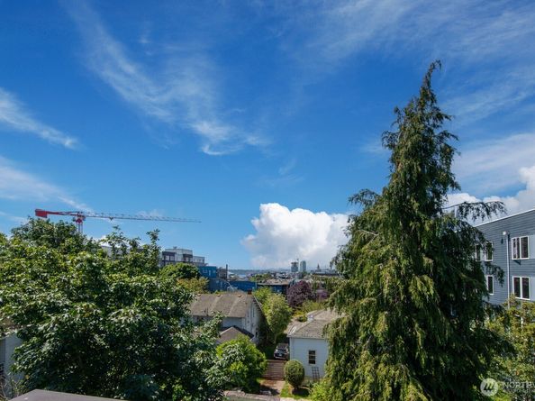 123 20th Avenue, Seattle WA 98122