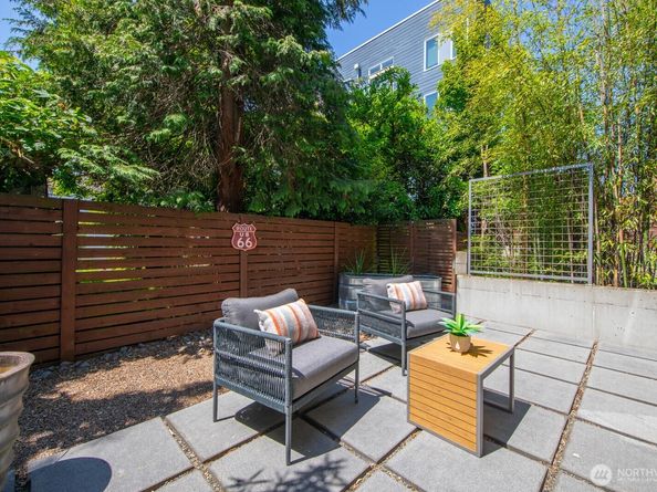 123 20th Avenue, Seattle WA 98122