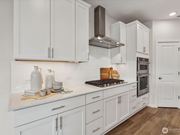 3923 McCormick Village Drive, Bremerton WA 98312