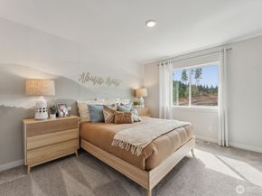 3923 McCormick Village Drive, Bremerton WA 98312