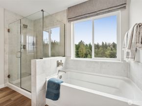 3923 McCormick Village Drive, Bremerton WA 98312