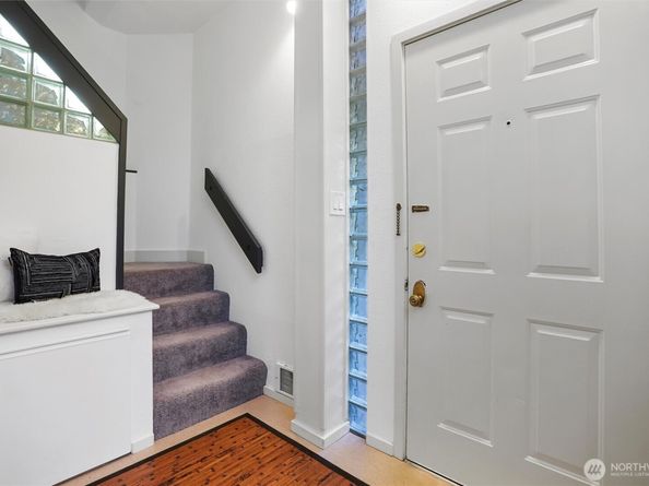 1811 4th Ave W, Seattle WA 98119