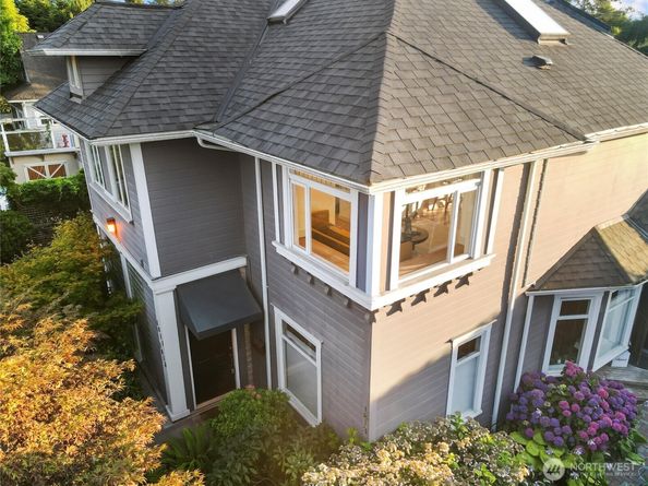 1811 4th Ave W, Seattle WA 98119