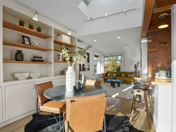 1811 4th Ave W, Seattle WA 98119