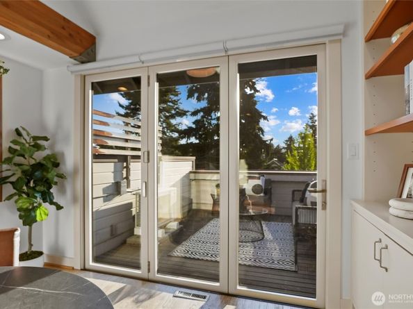 1811 4th Ave W, Seattle WA 98119