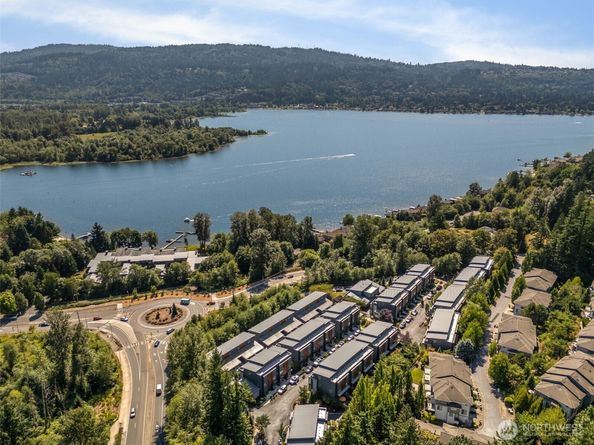 4261 213 Place SE 43, Issaquah WA 98029