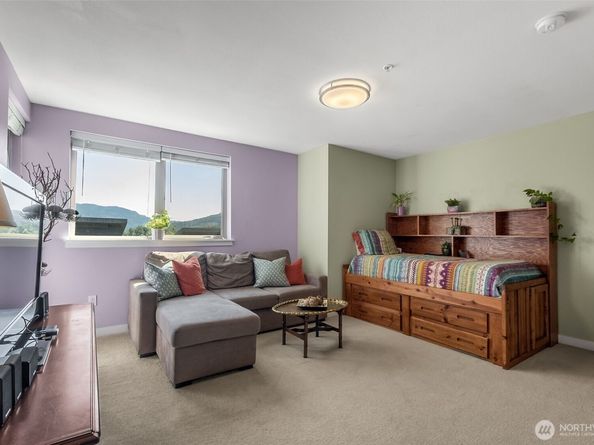 4261 213 Place SE 43, Issaquah WA 98029