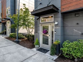 4261 213 Place SE 43, Issaquah WA 98029