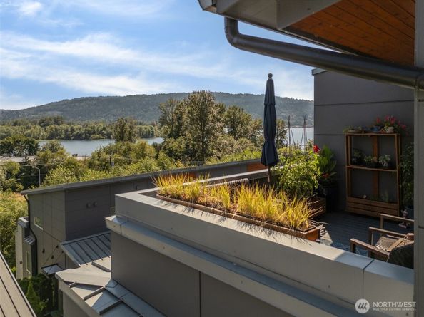 4261 213 Place SE 43, Issaquah WA 98029