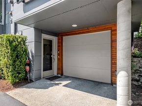 4261 213 Place SE 43, Issaquah WA 98029