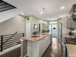 4261 213 Place SE 43, Issaquah WA 98029