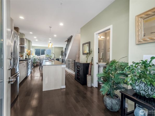 4261 213 Place SE 43, Issaquah WA 98029