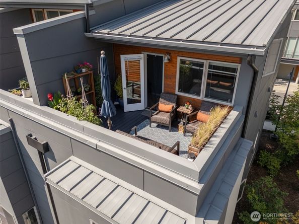4261 213 Place SE 43, Issaquah WA 98029