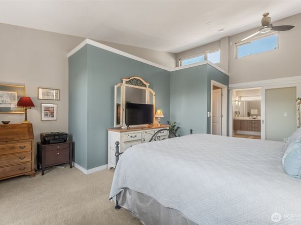 4261 213 Place SE 43, Issaquah WA 98029