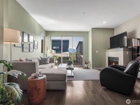 4261 213 Place SE 43, Issaquah WA 98029