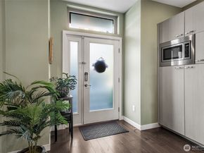 4261 213 Place SE 43, Issaquah WA 98029