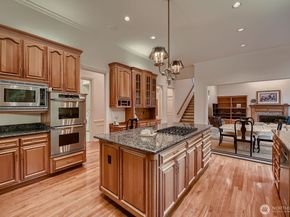 17239 NE 126th Place, Redmond WA 98052