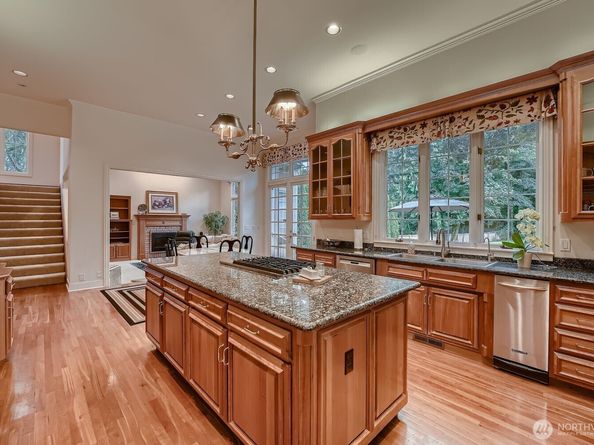 17239 NE 126th Place, Redmond WA 98052